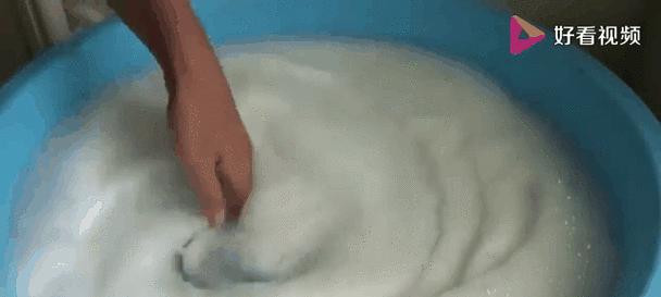 如何选择适合猫洗澡的水（科学选择猫洗澡用水，让你的爱宠安心洗澡）