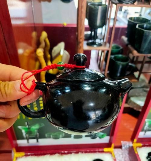 茶杯博美的饮食指南（小巧可爱的茶杯博美的营养需求与饮食建议）