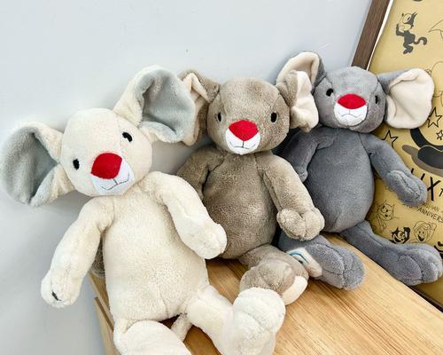 如何安抚小狗的情绪（有效方法帮助宠物狗舒缓焦虑和恐惧）